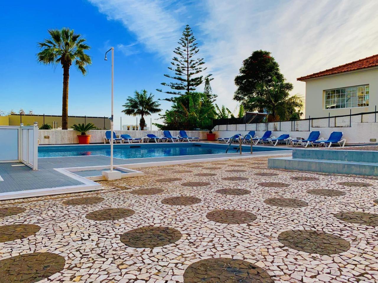 Black & White By Madeira Sun Travel Funchal  Esterno foto